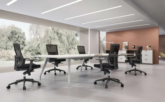 佛山 OEM 工場デザイン オフィスチェア、4D 調節可能なアームレスト、ハイバック、人間工学に基づいた椅子